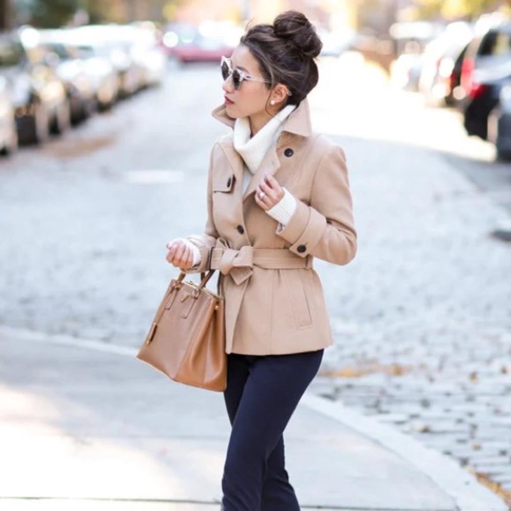 Banana Republic Women's Melton Short Italian Wool Camel Trench Coat size 10P - Picture 4 of 15